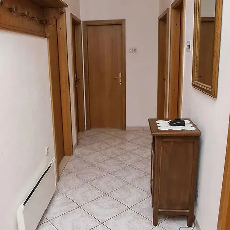 شقة Stip بوستيرا